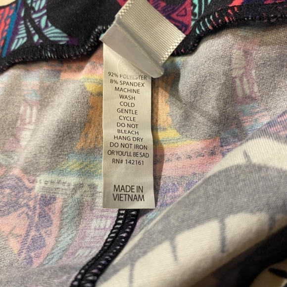 LulaRoe LLR Regular One Size OS Jack Skellington Rainbow Disney Leggings EUC - Picture 5 of 5